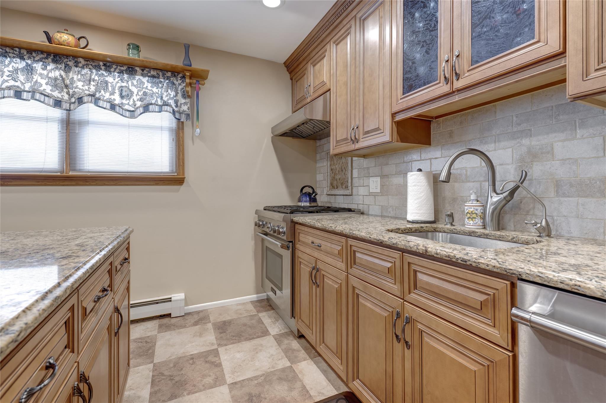 Single Family Godfrey  Nassau County, NY 11709, MLS-845574-8