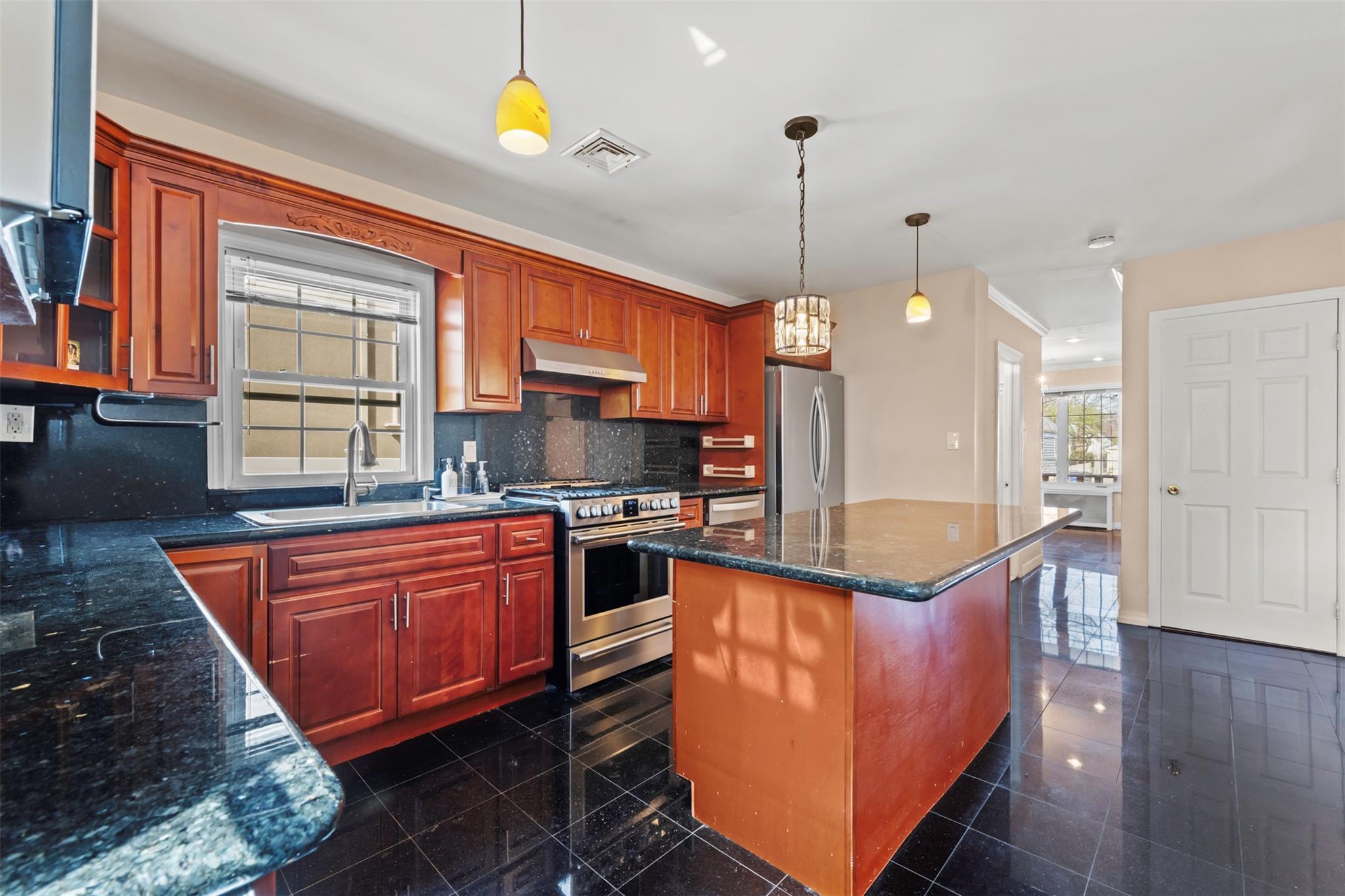 Single Family 250  Queens, NY 11426, MLS-845592-13