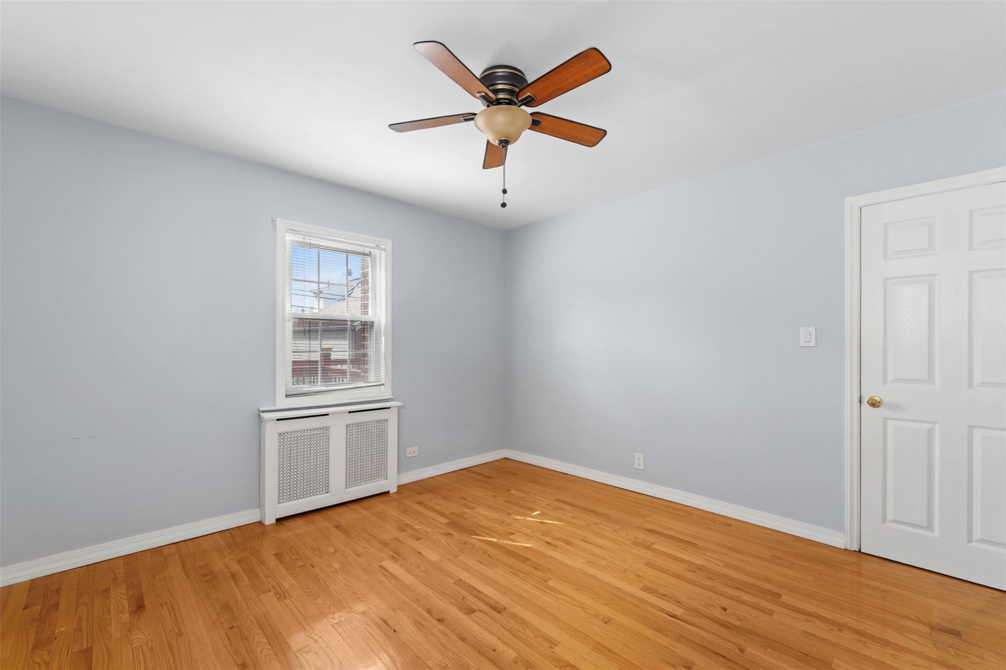 Single Family 250  Queens, NY 11426, MLS-845592-16