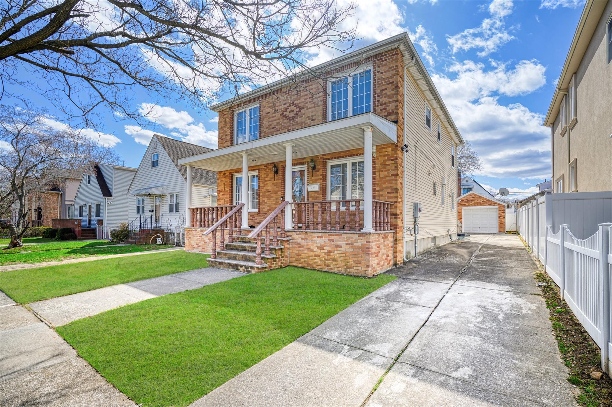 Single Family 250  Queens, NY 11426, MLS-845592-2