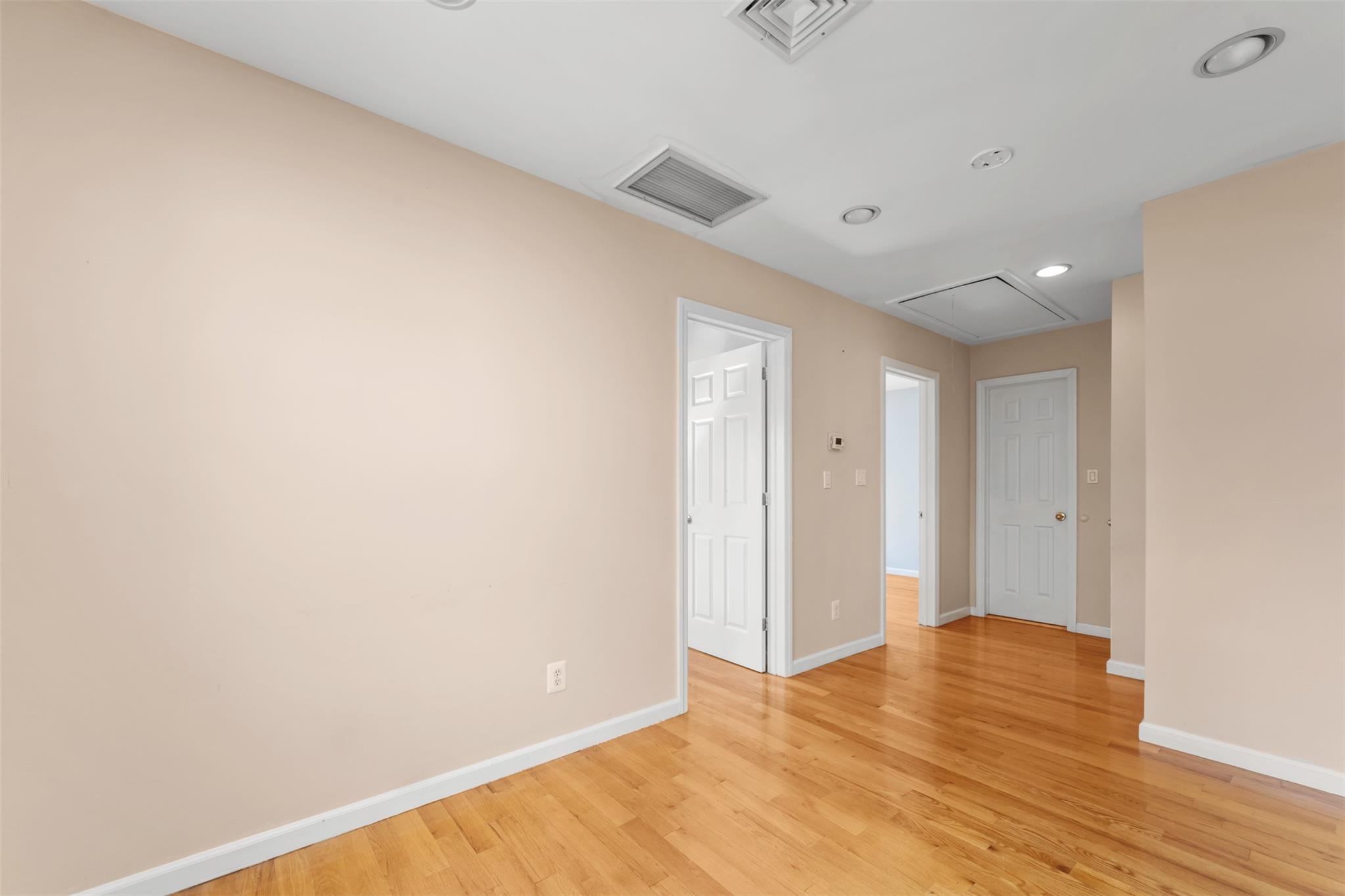 Single Family 250  Queens, NY 11426, MLS-845592-20