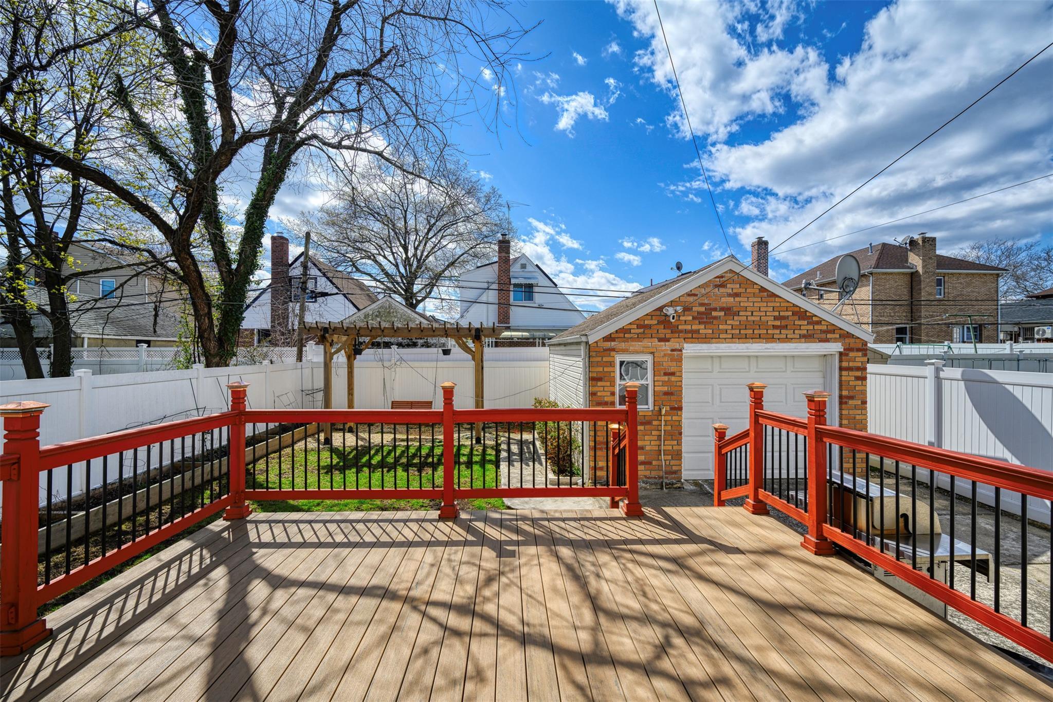 Single Family 250  Queens, NY 11426, MLS-845592-29