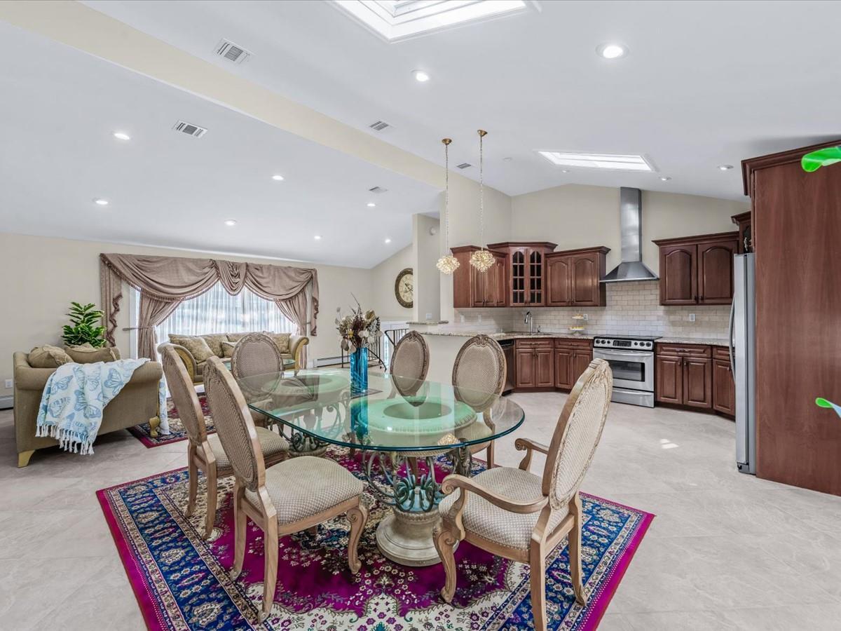 Single Family Red Spring  Nassau County, NY 11542, MLS-845598-10