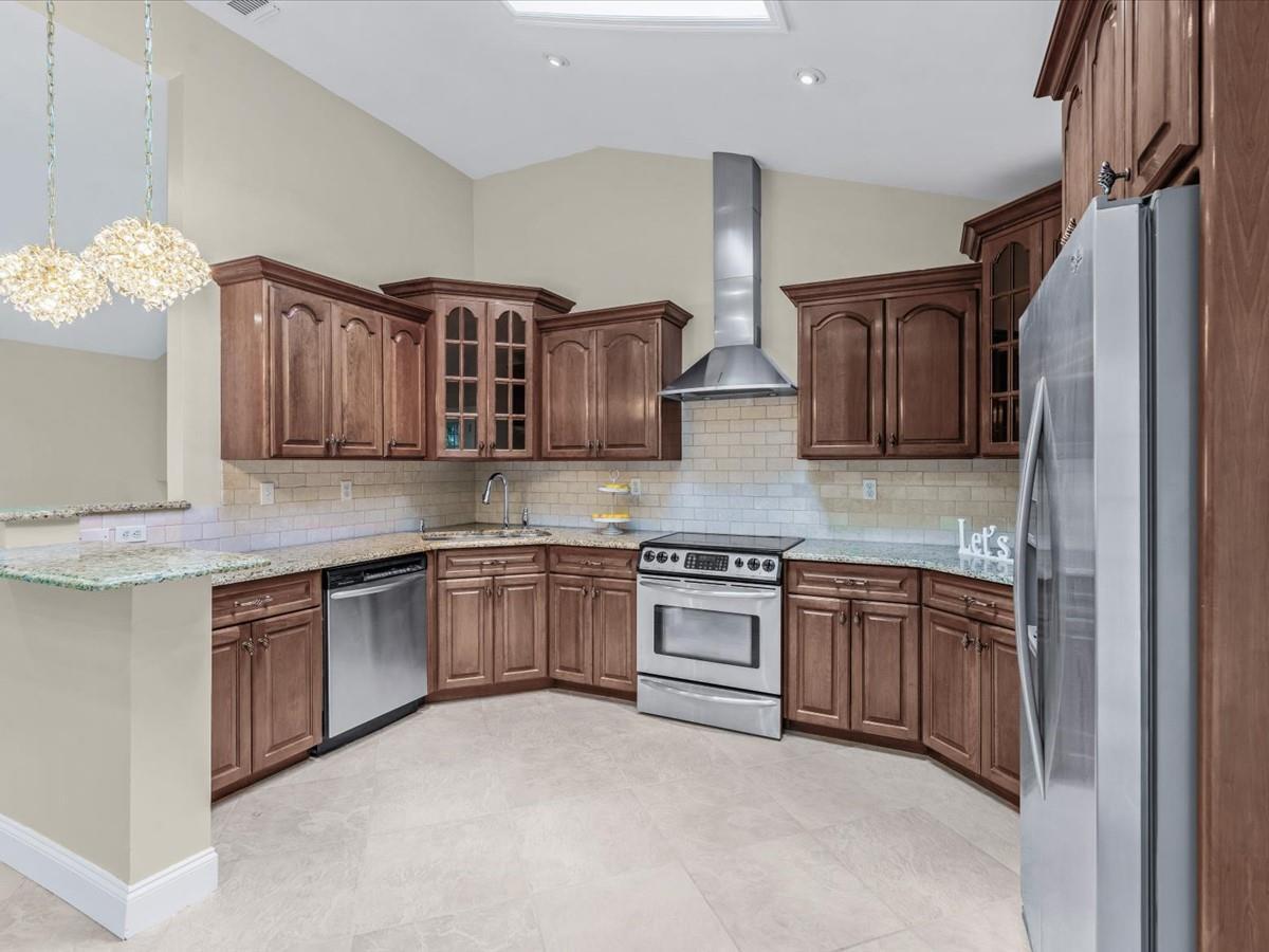 Single Family Red Spring  Nassau County, NY 11542, MLS-845598-12