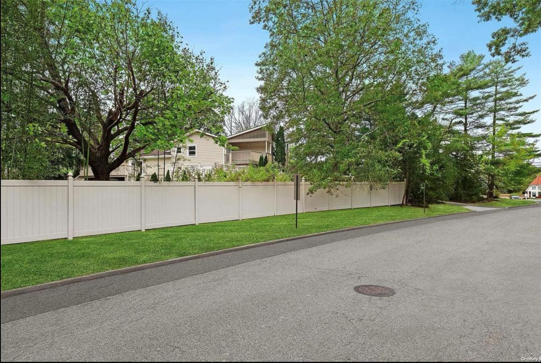 Single Family Red Spring  Nassau County, NY 11542, MLS-845598-33