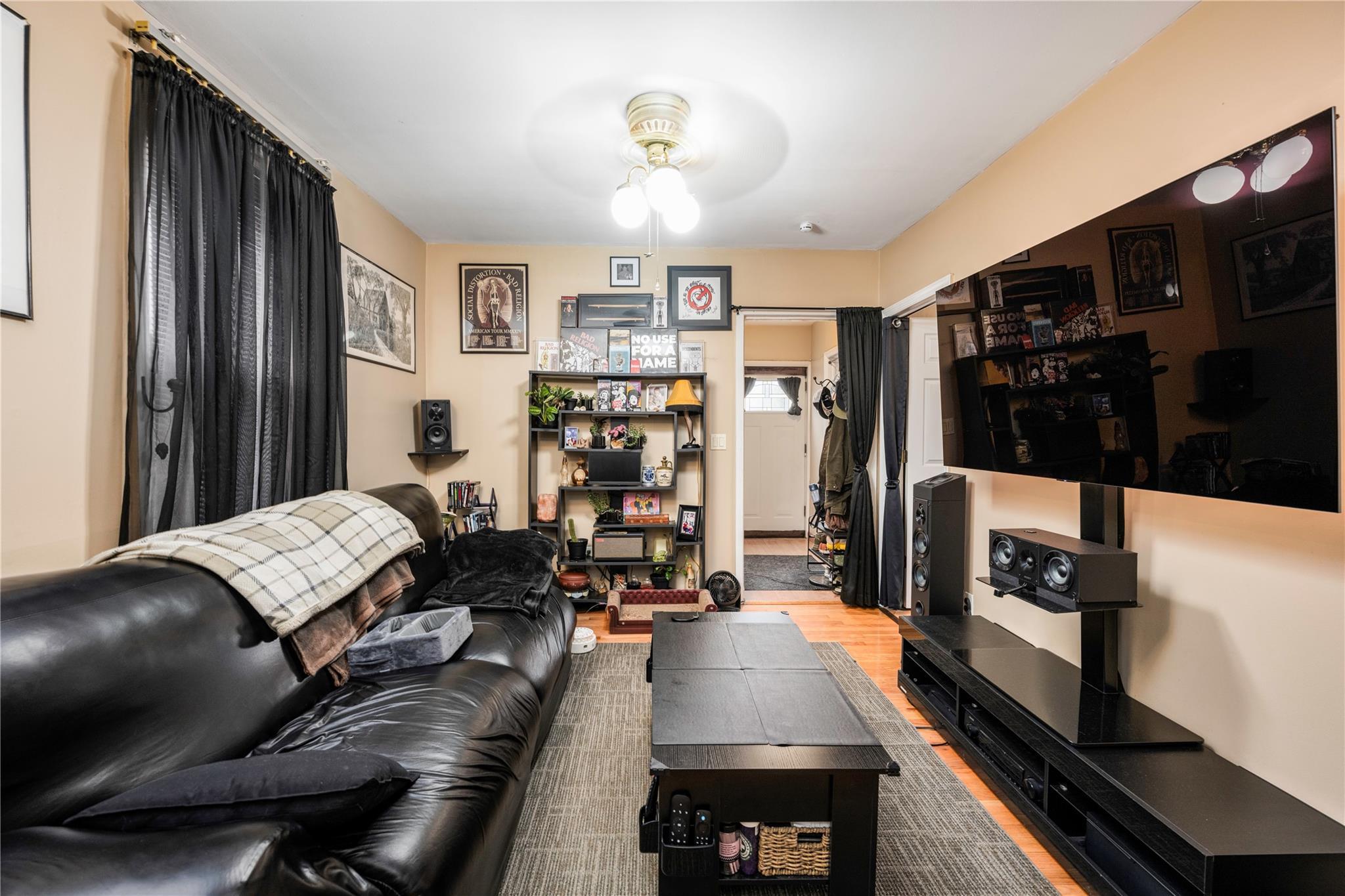 Single Family Edison Avenue  Bronx, NY 10461, MLS-845601-10
