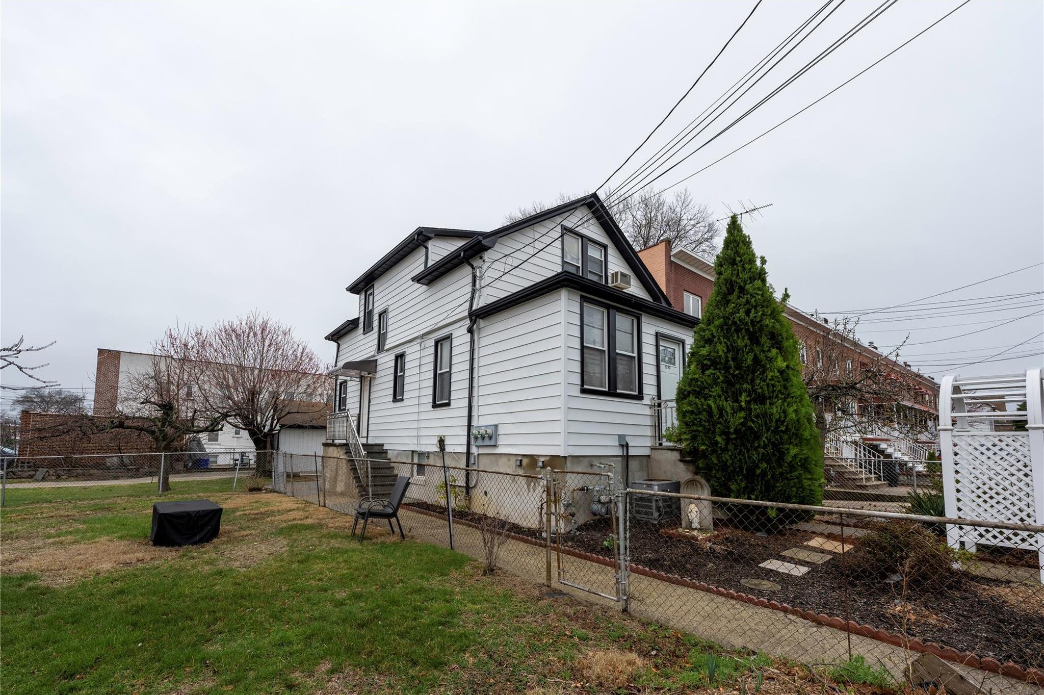Single Family Edison Avenue  Bronx, NY 10461, MLS-845601-16