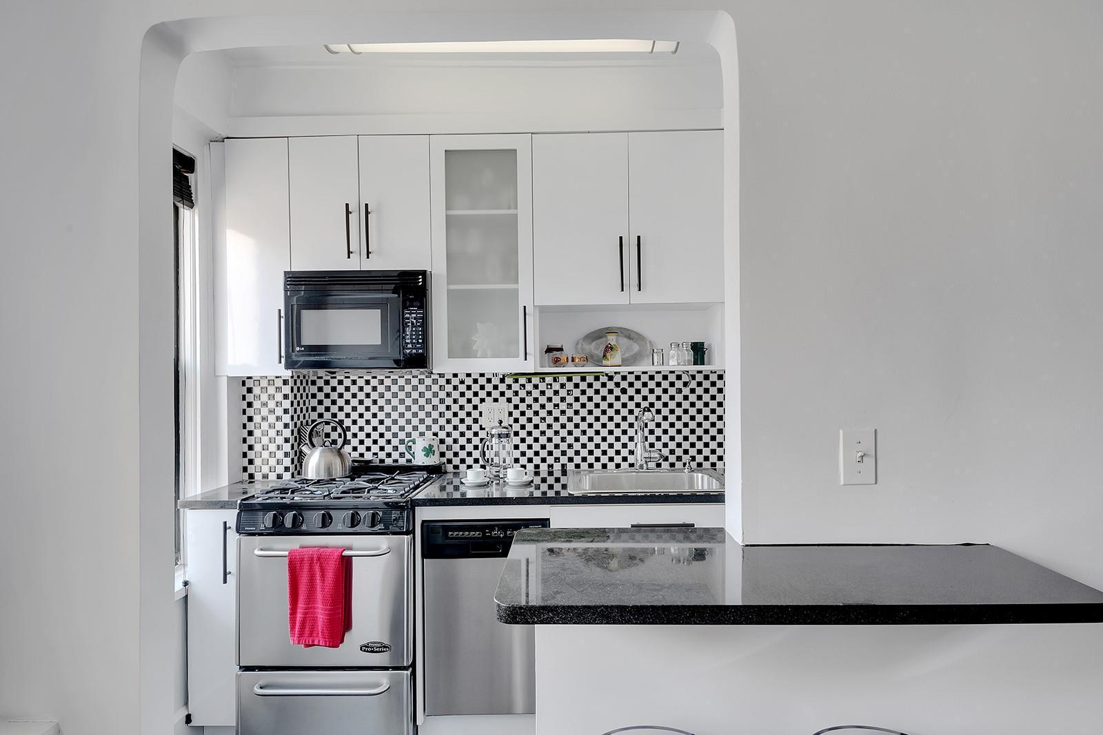 Coop East 50th  Manhattan, NY 10022, MLS-845628-3