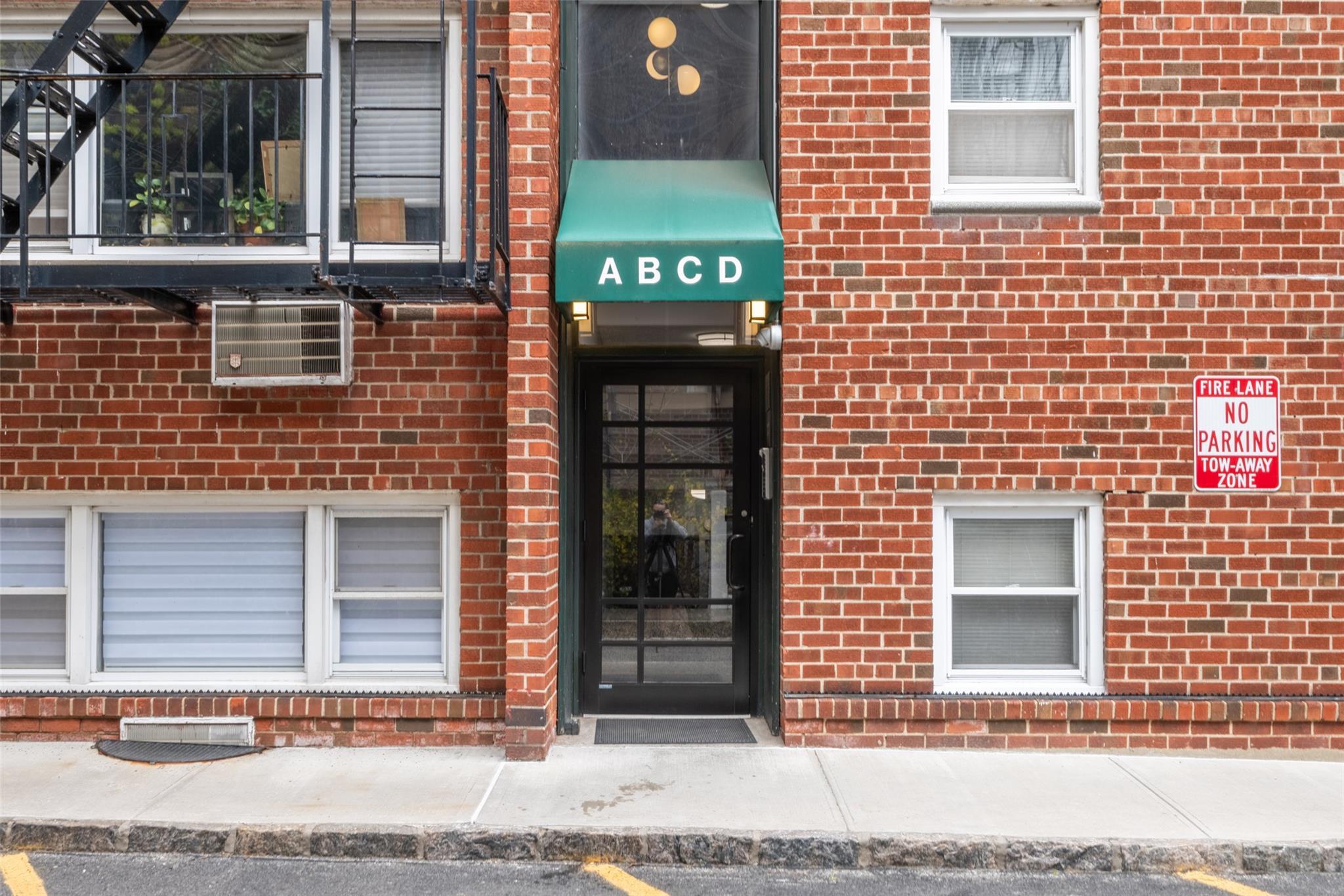 Coop Centre  Westchester County, NY 10805, MLS-845651-17