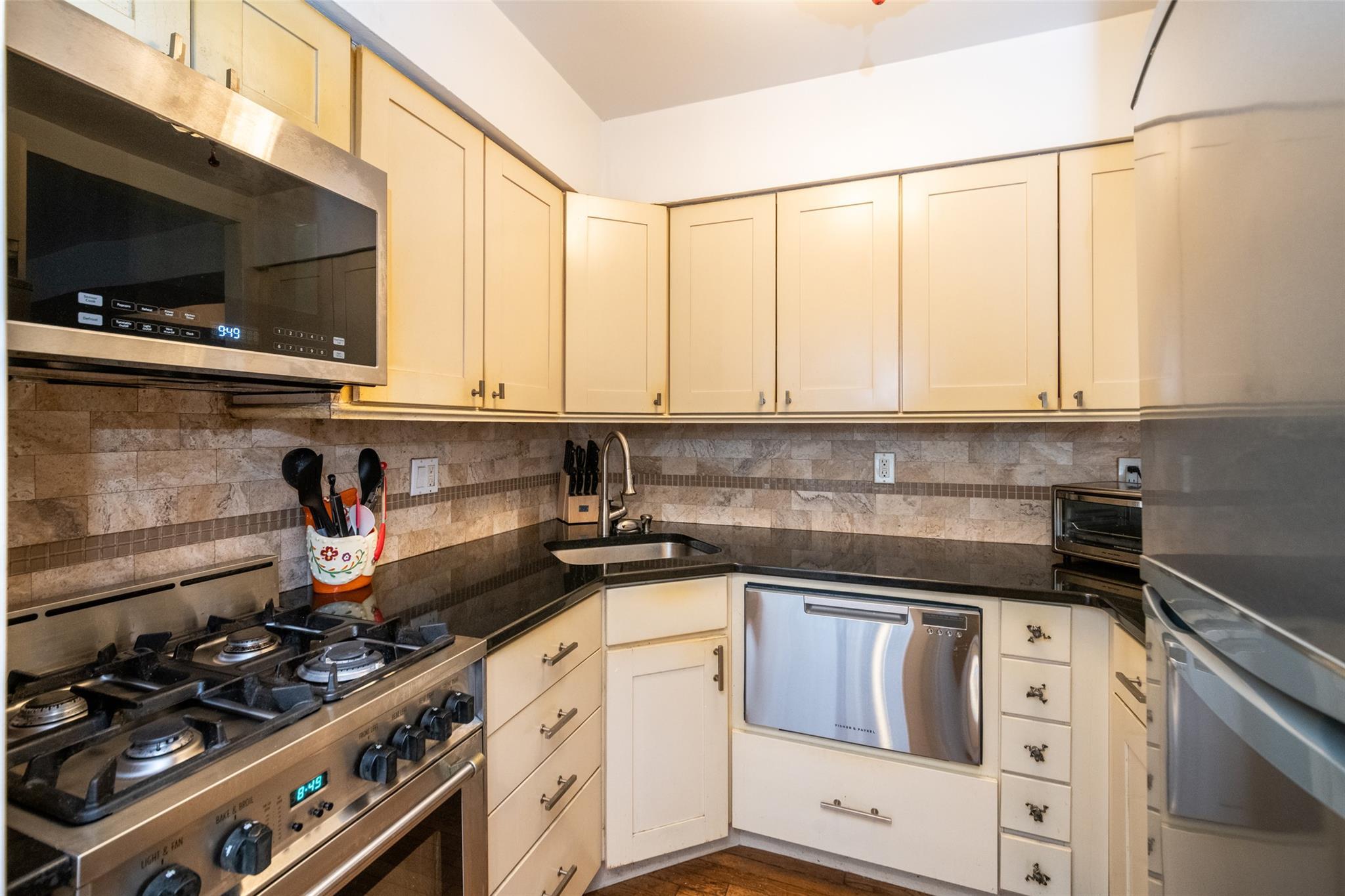 Coop Centre  Westchester County, NY 10805, MLS-845651-2
