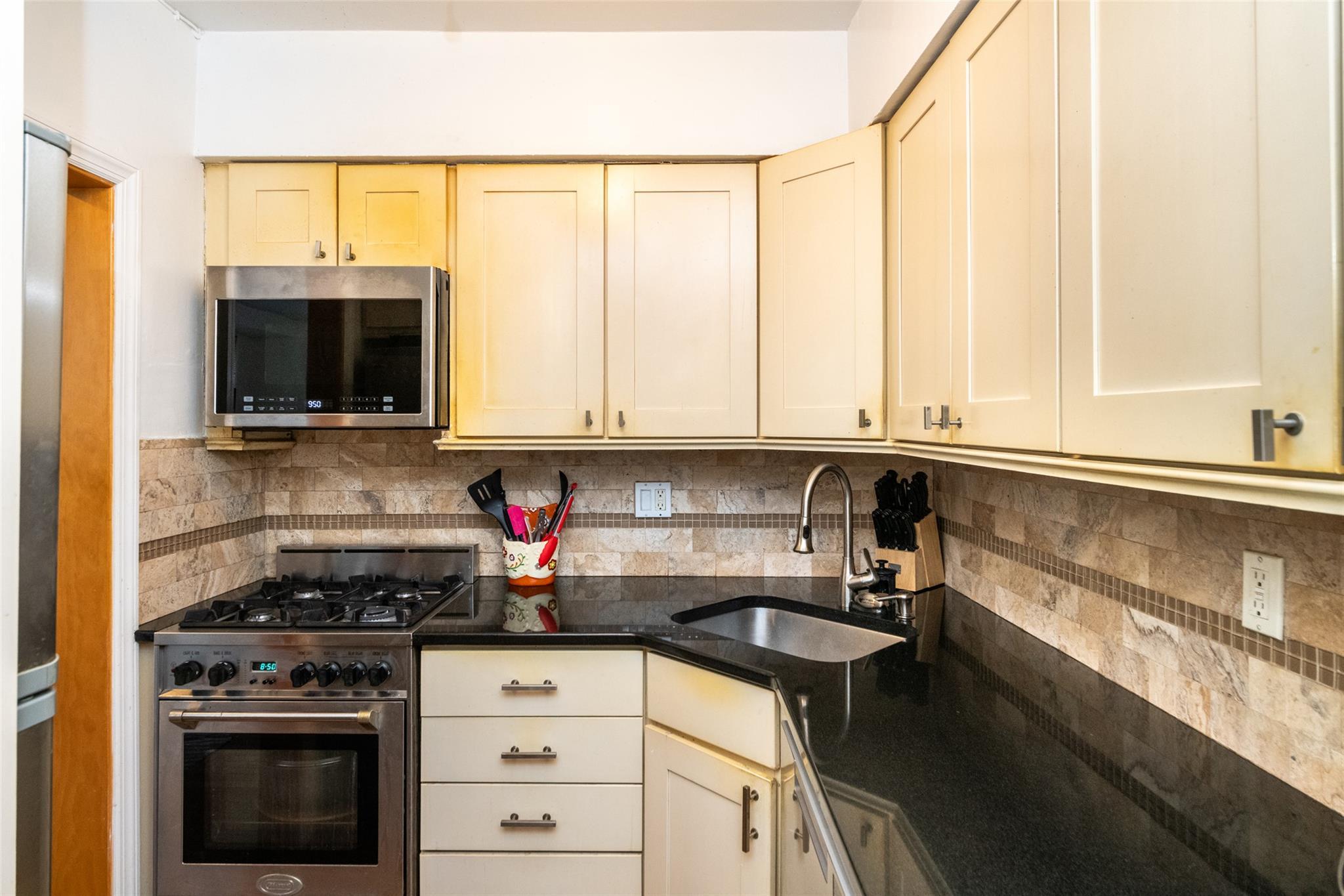 Coop Centre  Westchester County, NY 10805, MLS-845651-3