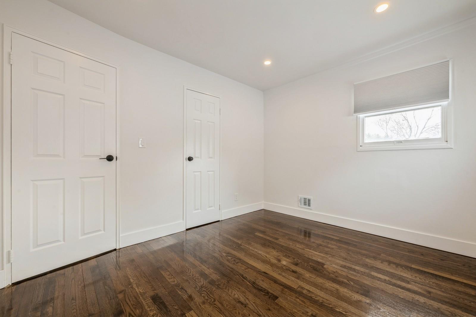 Single Family Crest  Suffolk County, NY 11725, MLS-845654-11