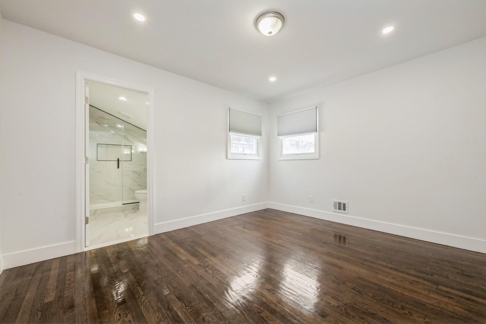 Single Family Crest  Suffolk County, NY 11725, MLS-845654-6