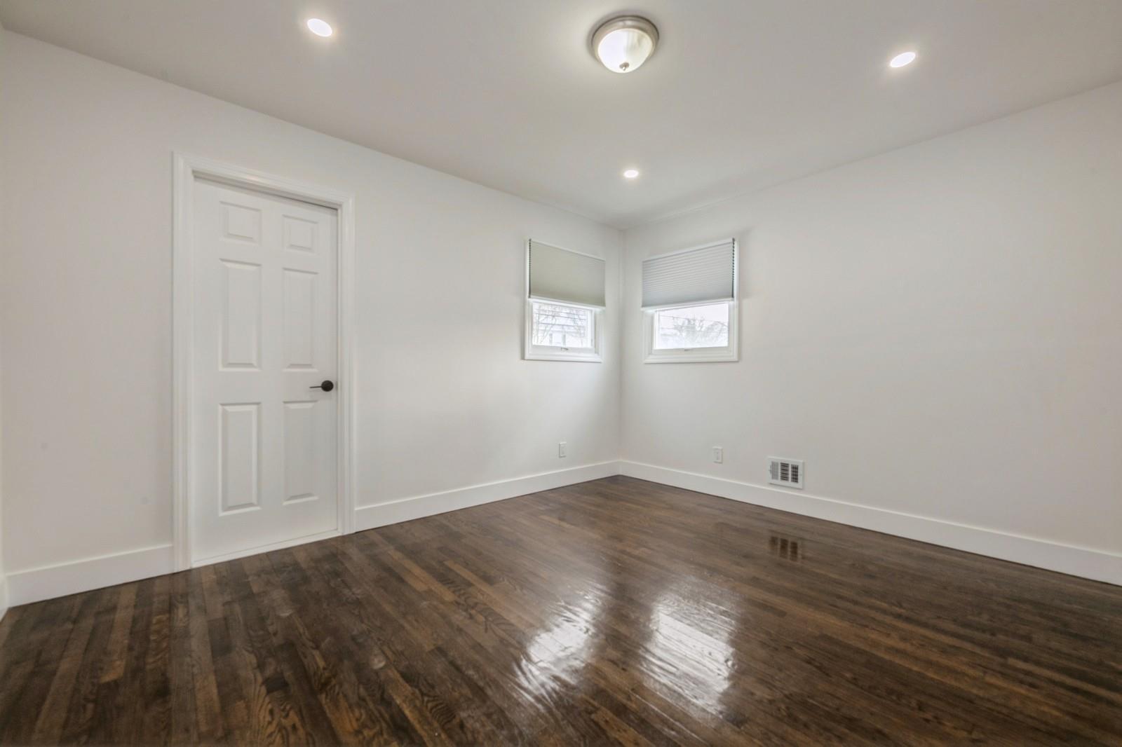 Single Family Crest  Suffolk County, NY 11725, MLS-845654-9