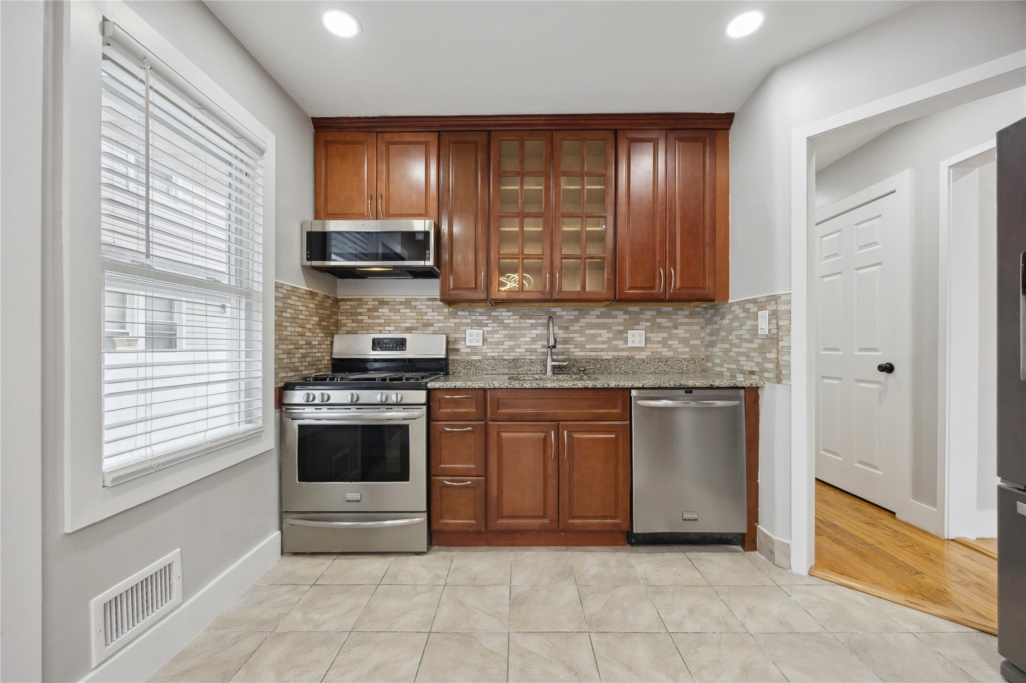 Single Family 134  Queens, NY 11422, MLS-845666-4