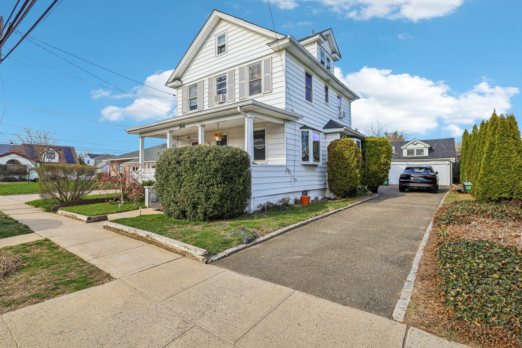 Single Family Central  Nassau County, NY 11040, MLS-845667-2