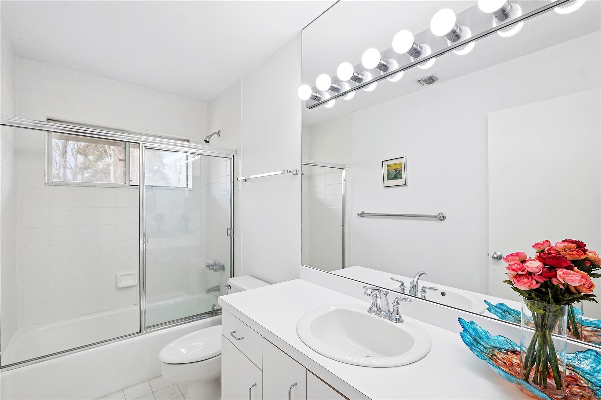 Single Family Becky's Path Suffolk County, NY 11932, MLS-845753-11