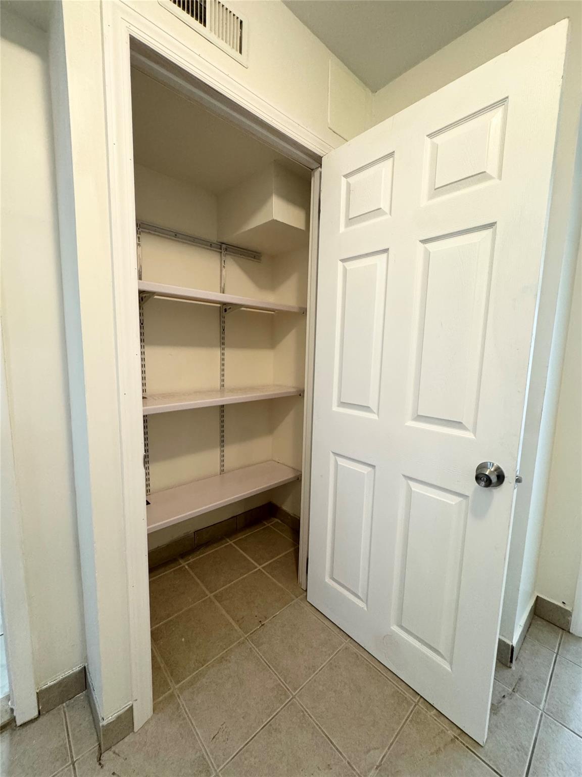 Apartment Lacombe  Bronx, NY 10473, MLS-845754-8
