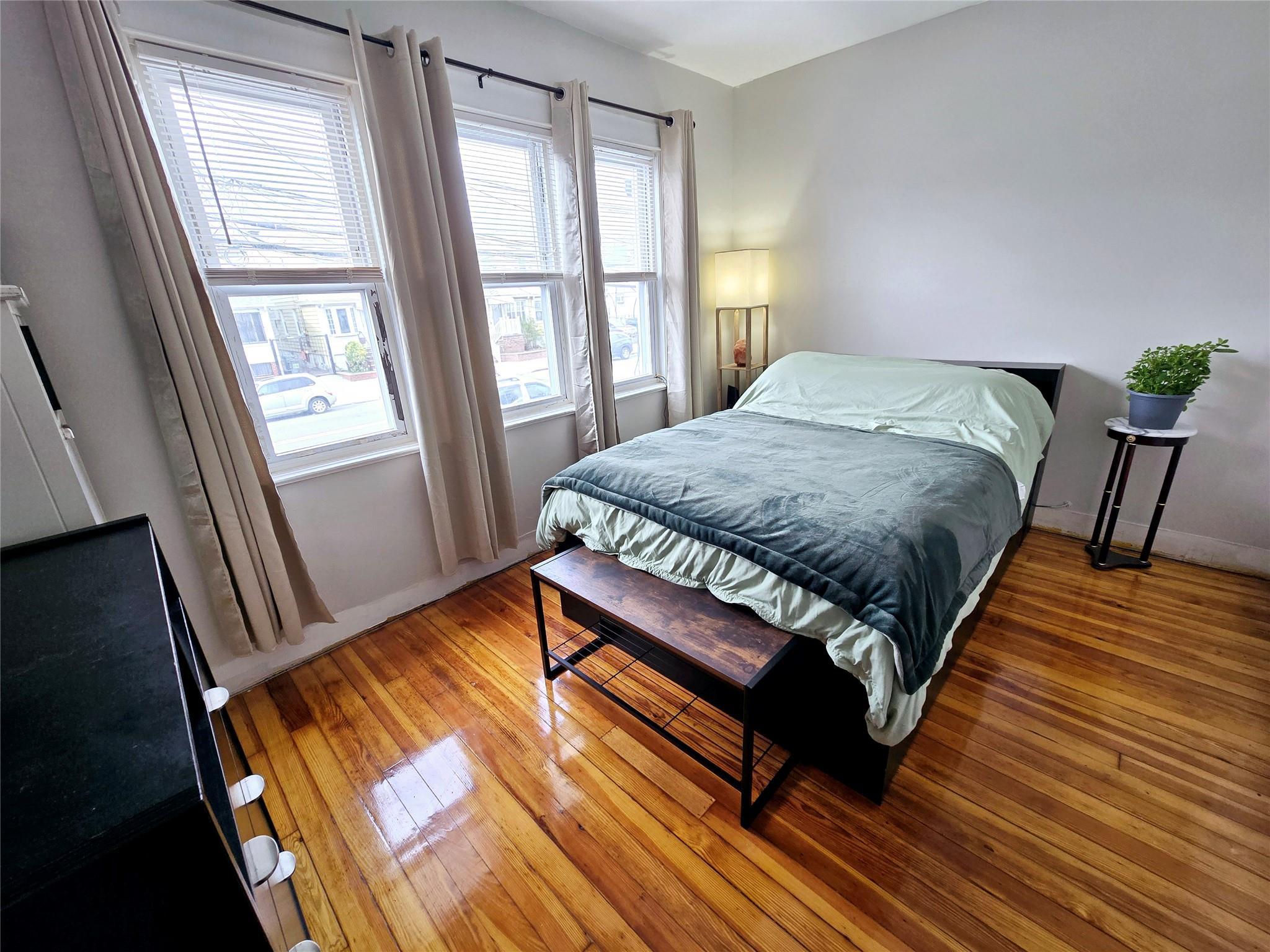 Single Family Sutter  Queens, NY 11417, MLS-845779-8