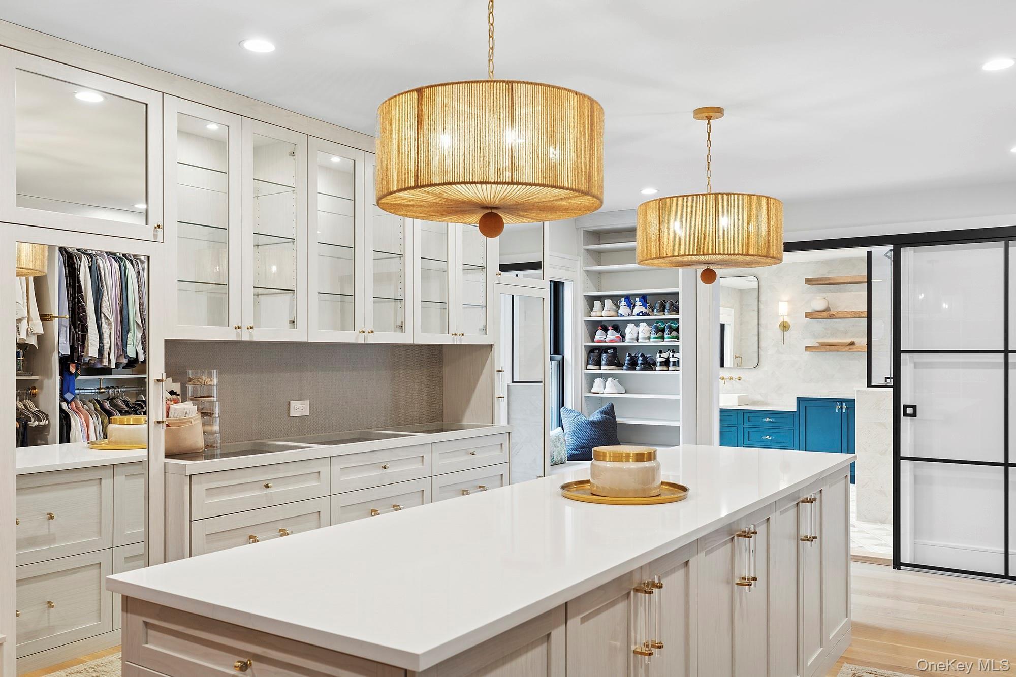 Single Family Pound Hollow Nassau County, NY 11545, MLS-845880-22