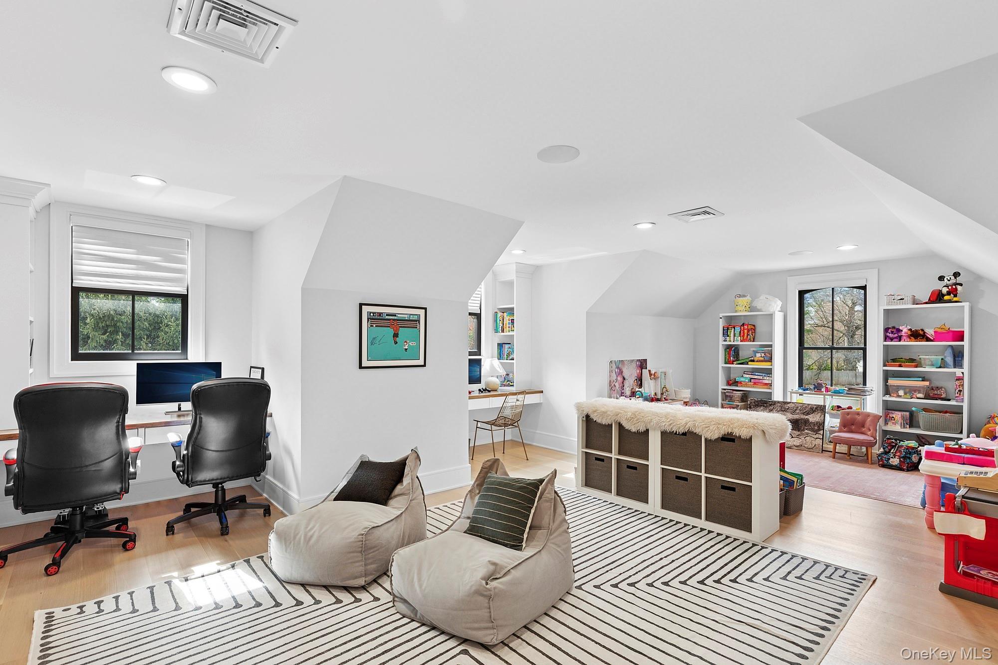 Single Family Pound Hollow Nassau County, NY 11545, MLS-845880-26