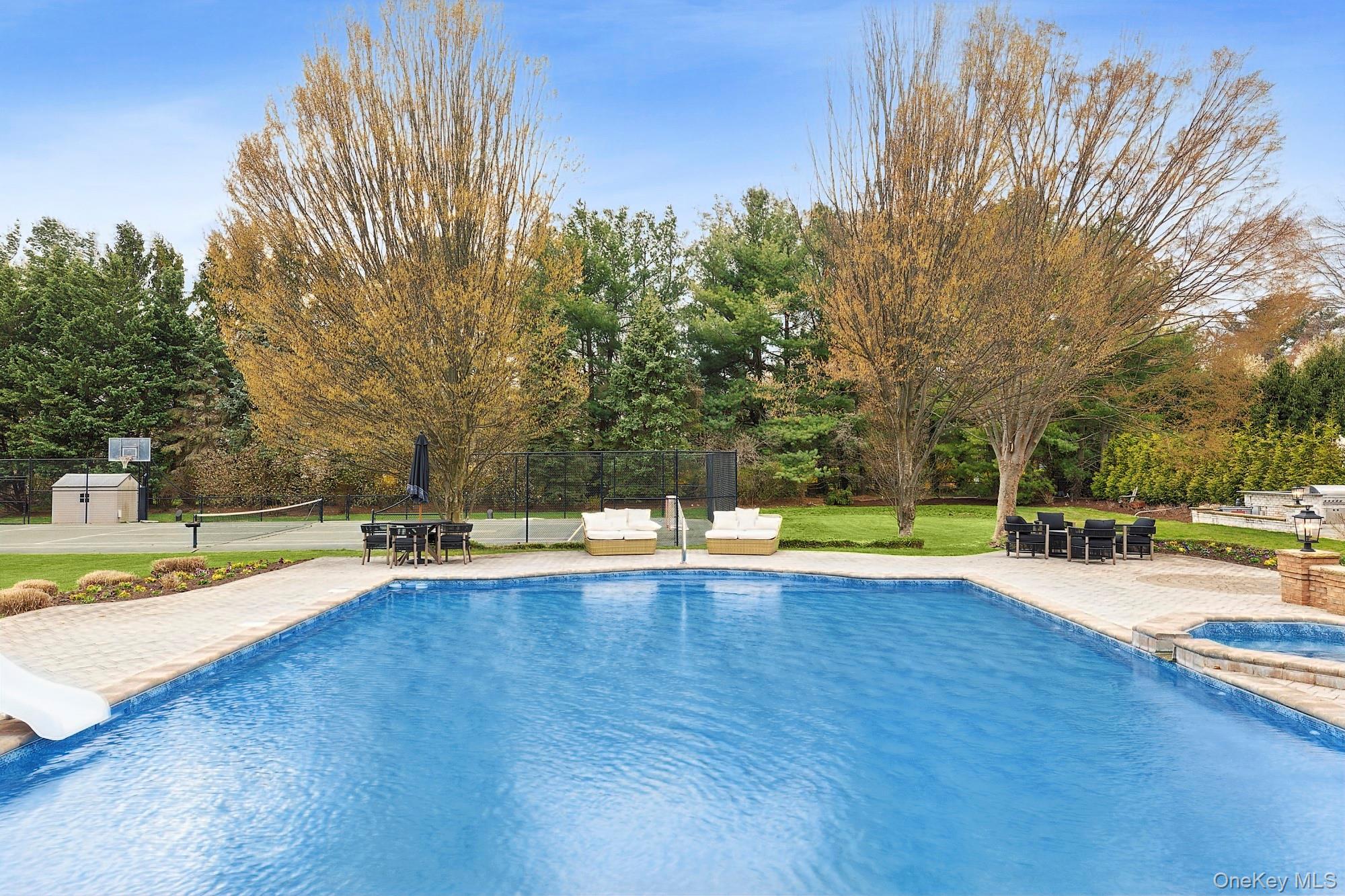 Single Family Pound Hollow  Nassau County, NY 11545, MLS-845880-30