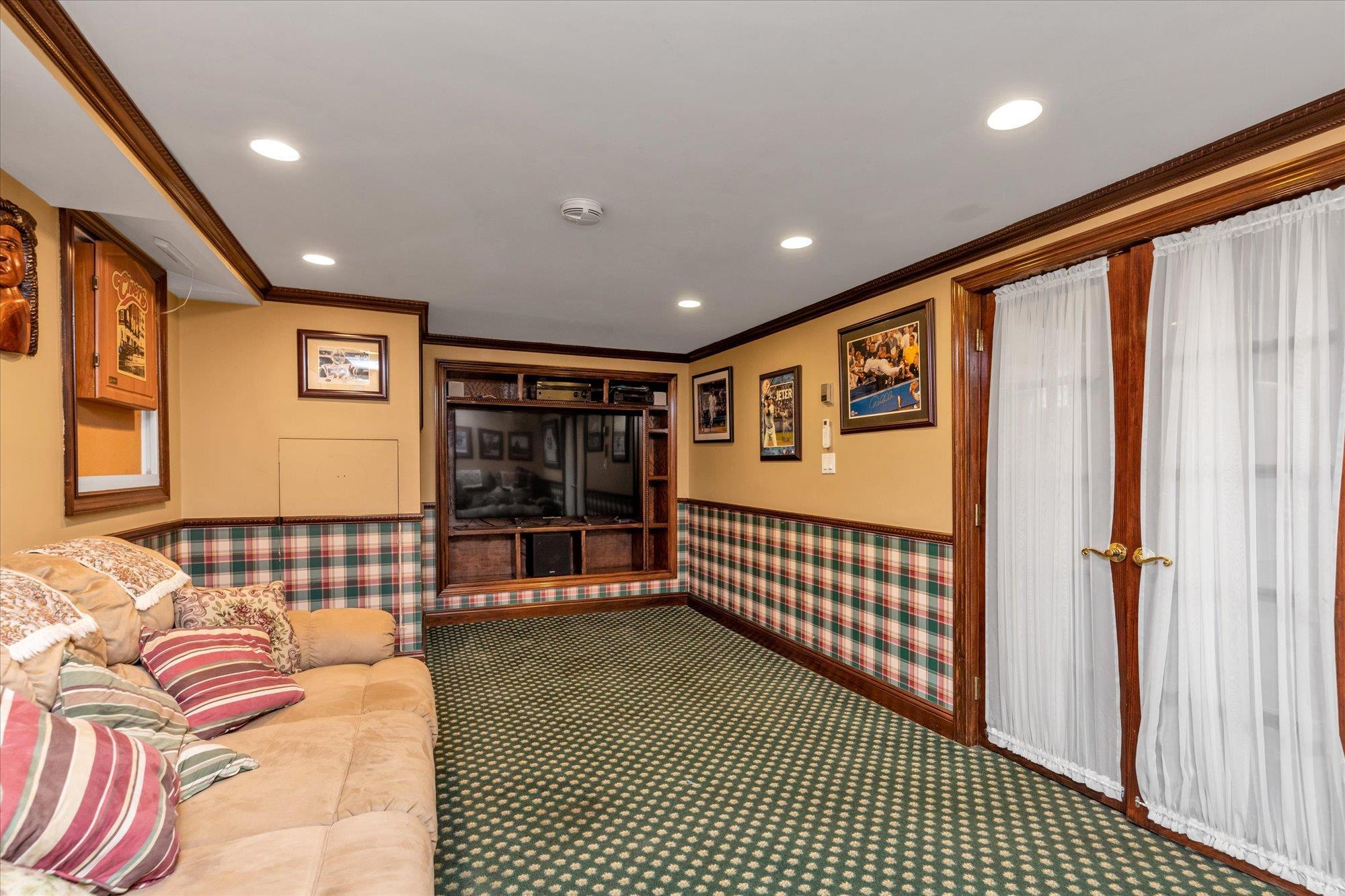Single Family Hoffman  Nassau County, NY 11040, MLS-845942-22