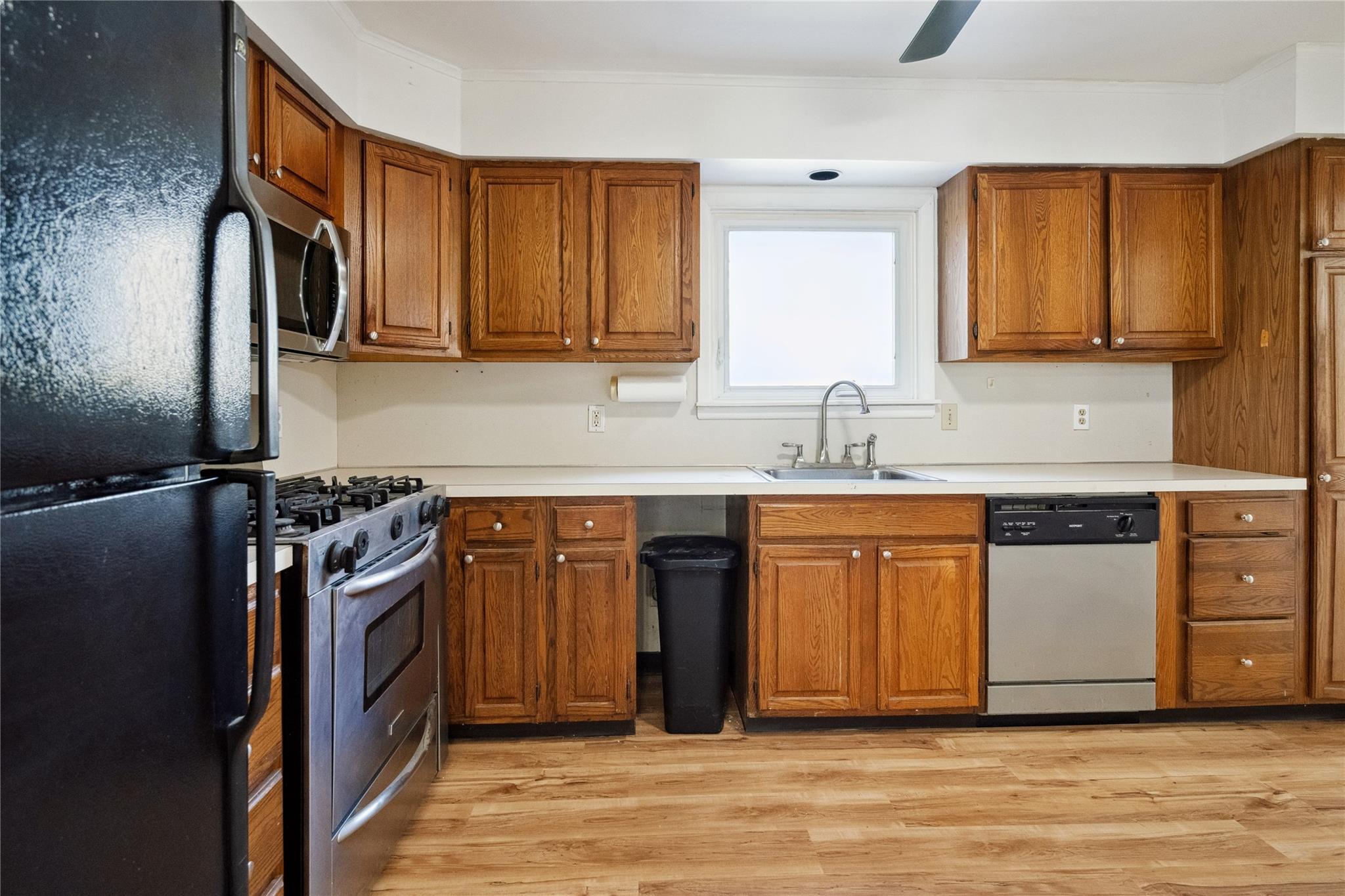 Single Family Main Bayview  Suffolk County, NY 11971, MLS-845954-17