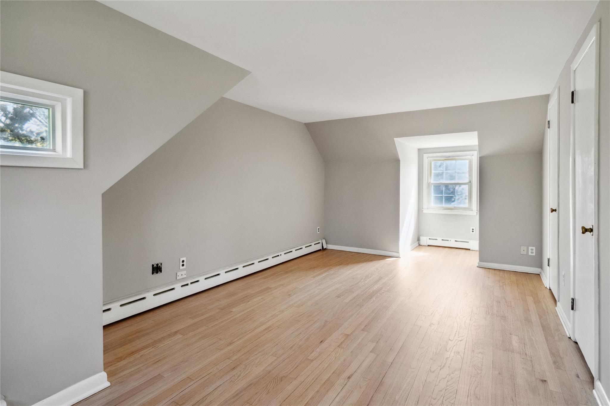 Single Family Main Bayview  Suffolk County, NY 11971, MLS-845954-19