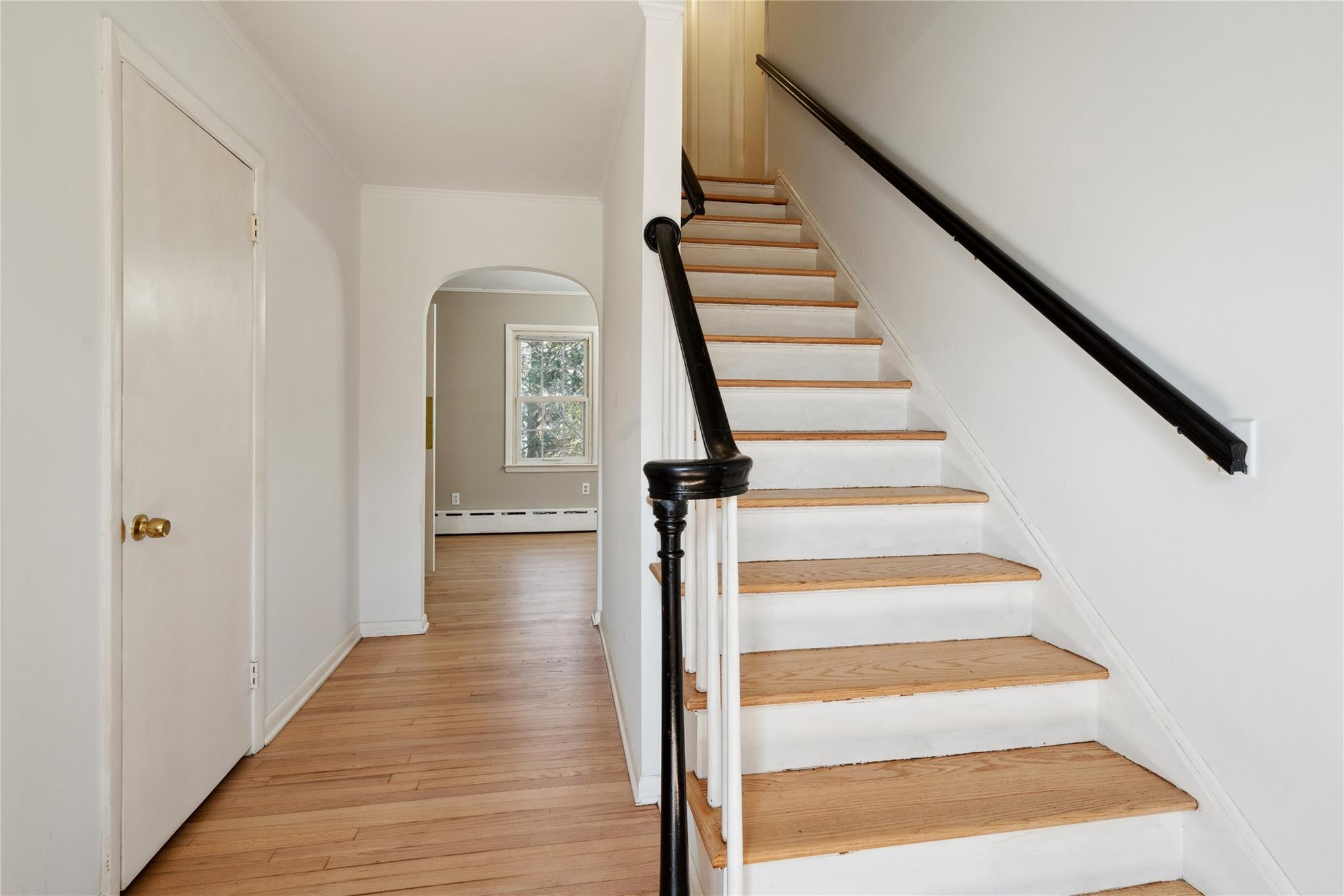 Single Family Main Bayview  Suffolk County, NY 11971, MLS-845954-8