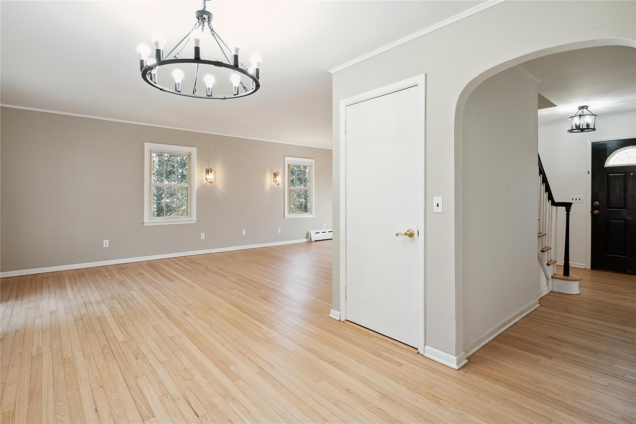Single Family Main Bayview  Suffolk County, NY 11971, MLS-845954-9