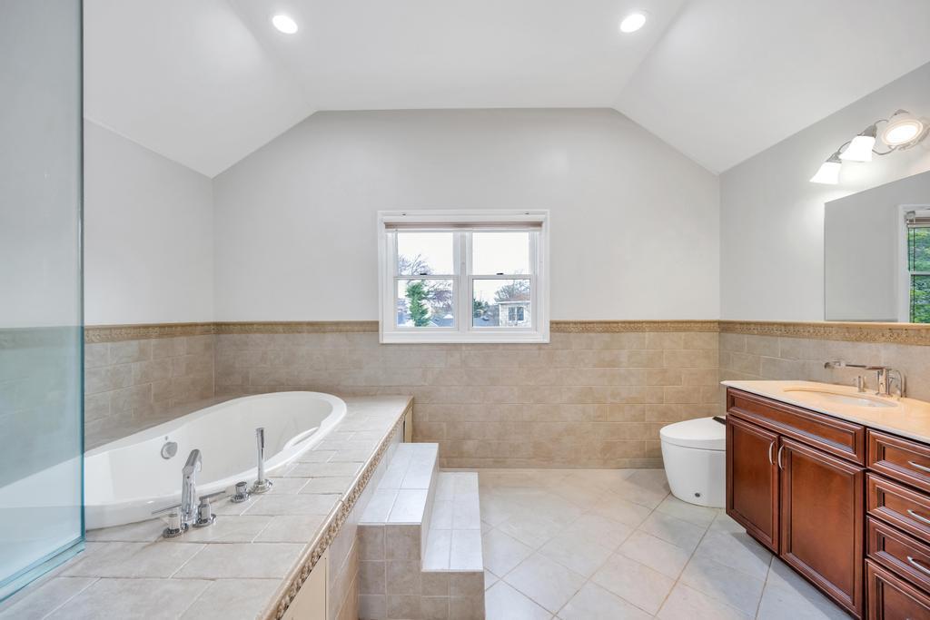 Single Family Garden  Nassau County, NY 11791, MLS-845964-23