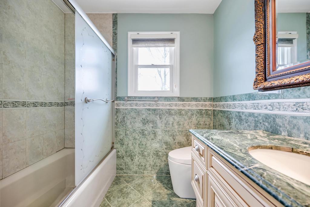 Single Family Garden  Nassau County, NY 11791, MLS-845964-24