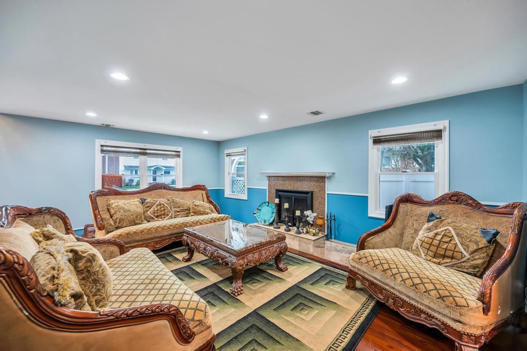 Single Family Garden  Nassau County, NY 11791, MLS-845964-8