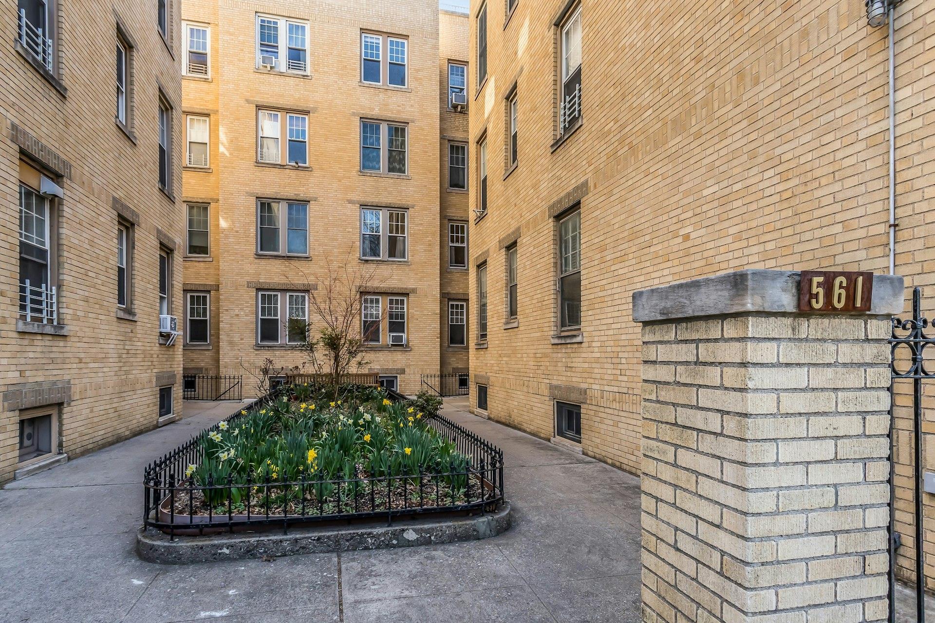 Coop 41st  Brooklyn, NY 11232, MLS-845986-2