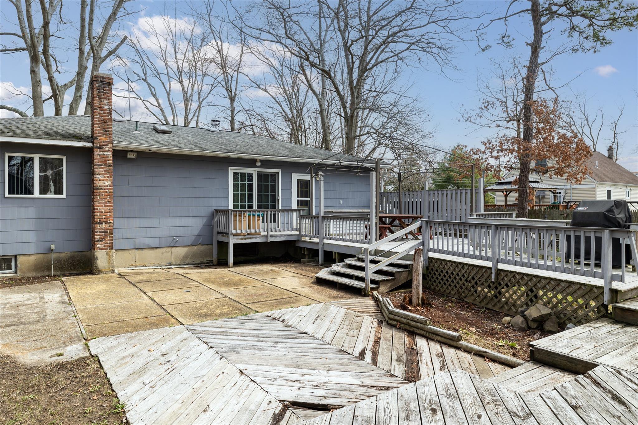 Single Family Grand  Suffolk County, NY 11717, MLS-846002-21