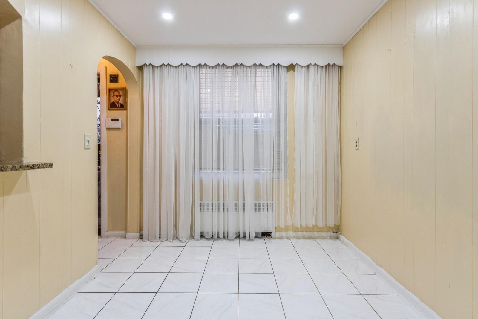 Single Family Grace  Bronx, NY 10466, MLS-846039-10