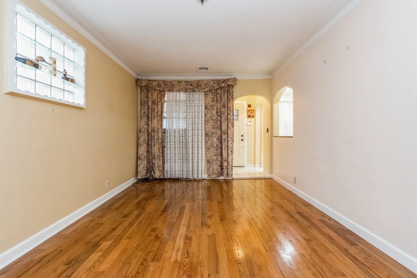Single Family Grace  Bronx, NY 10466, MLS-846039-16