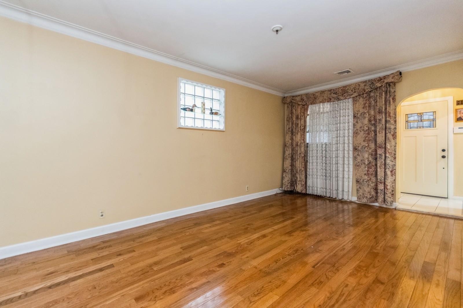 Single Family Grace  Bronx, NY 10466, MLS-846039-17