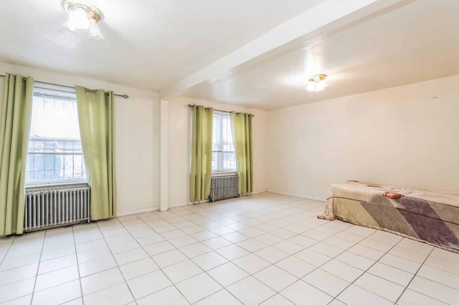 Single Family Grace  Bronx, NY 10466, MLS-846039-26