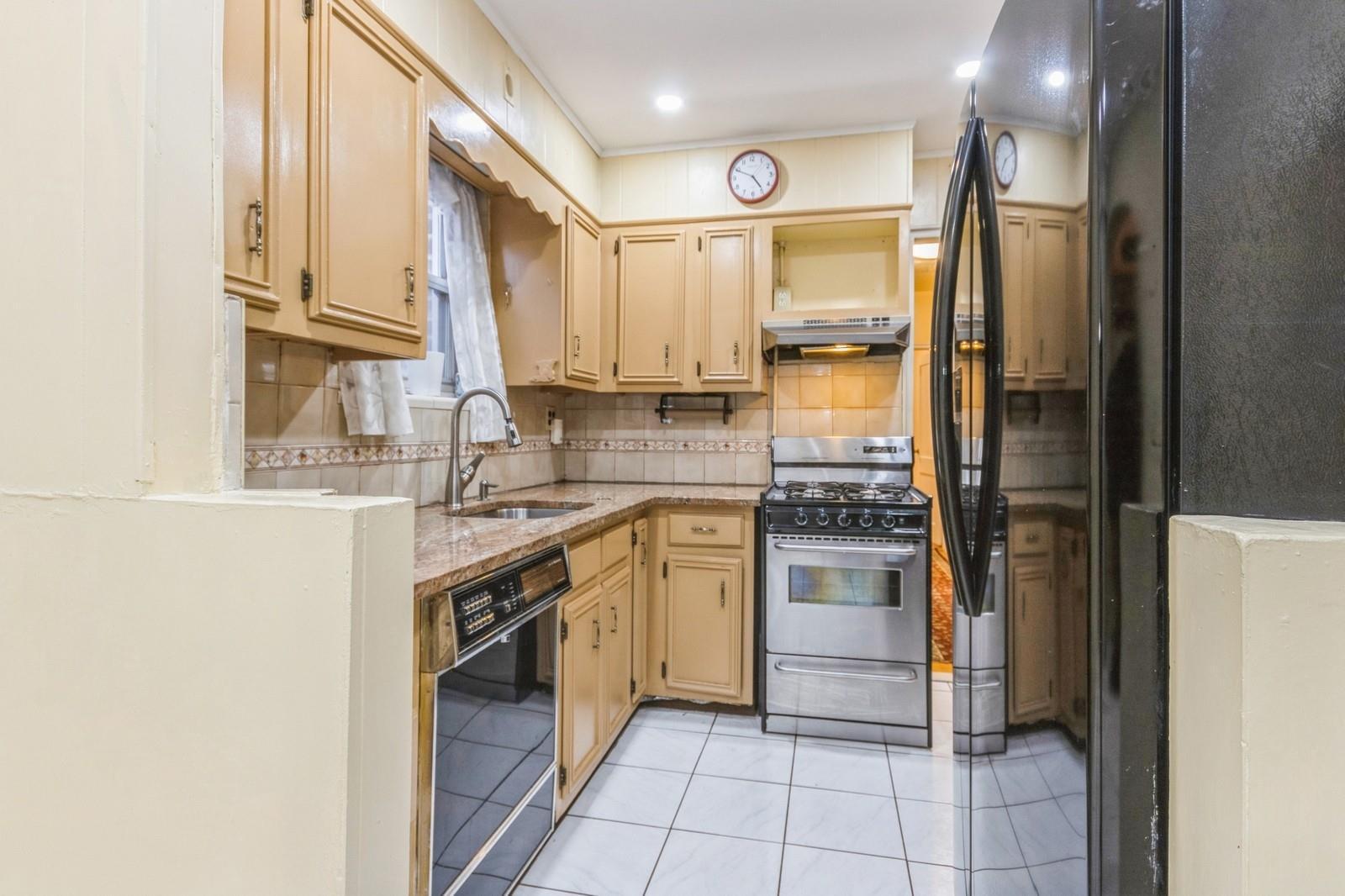 Single Family Grace  Bronx, NY 10466, MLS-846039-6