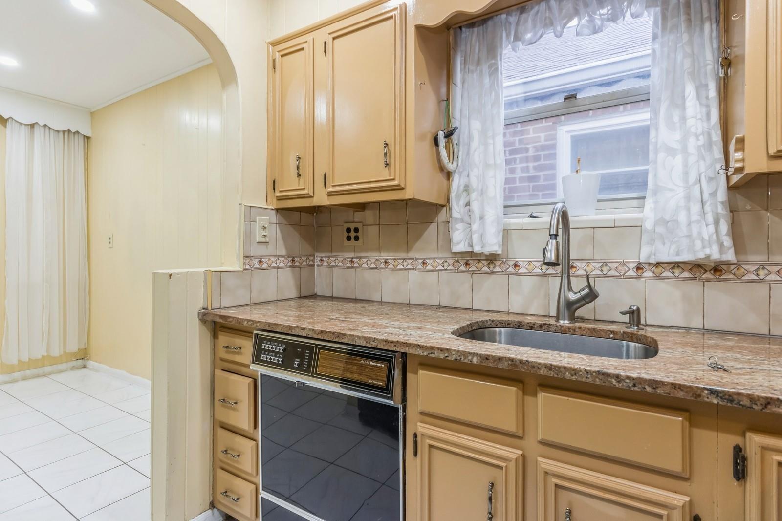 Single Family Grace  Bronx, NY 10466, MLS-846039-7