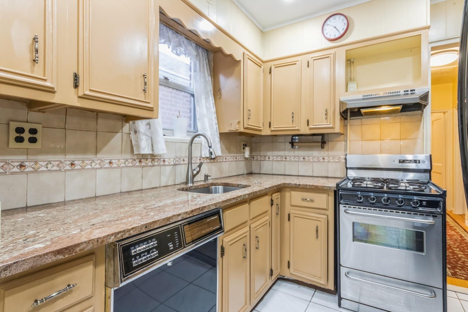 Single Family Grace  Bronx, NY 10466, MLS-846039-9