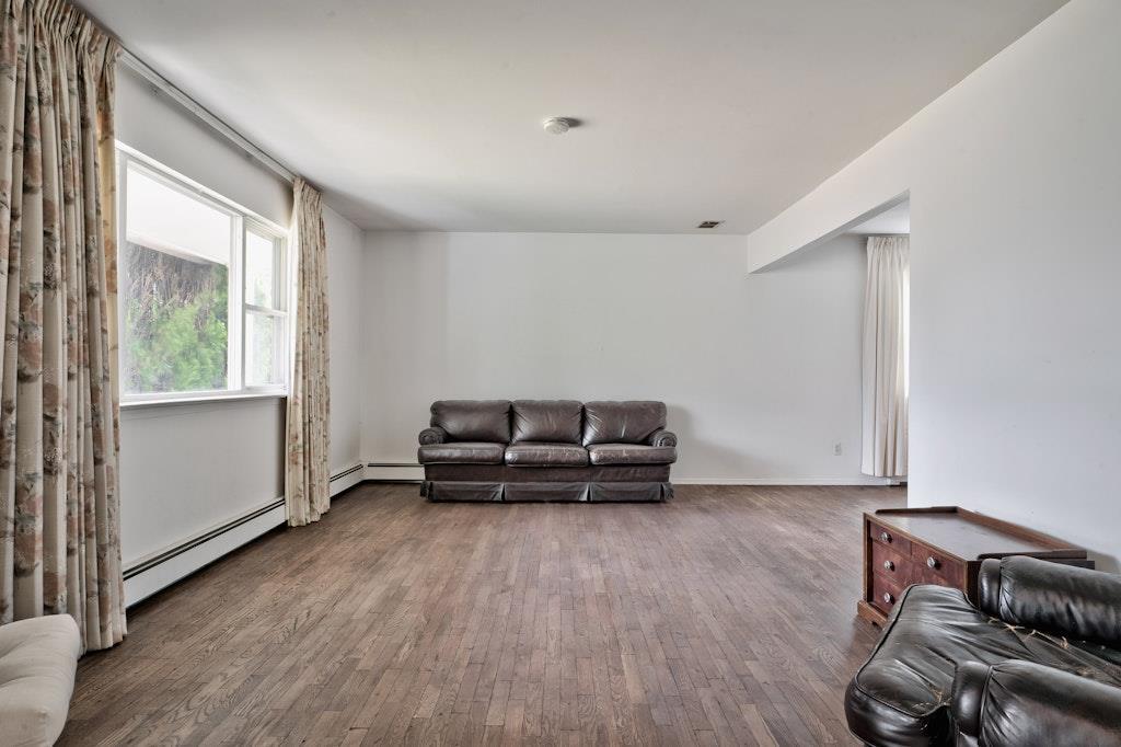 Single Family Wagon  Nassau County, NY 11545, MLS-846064-2