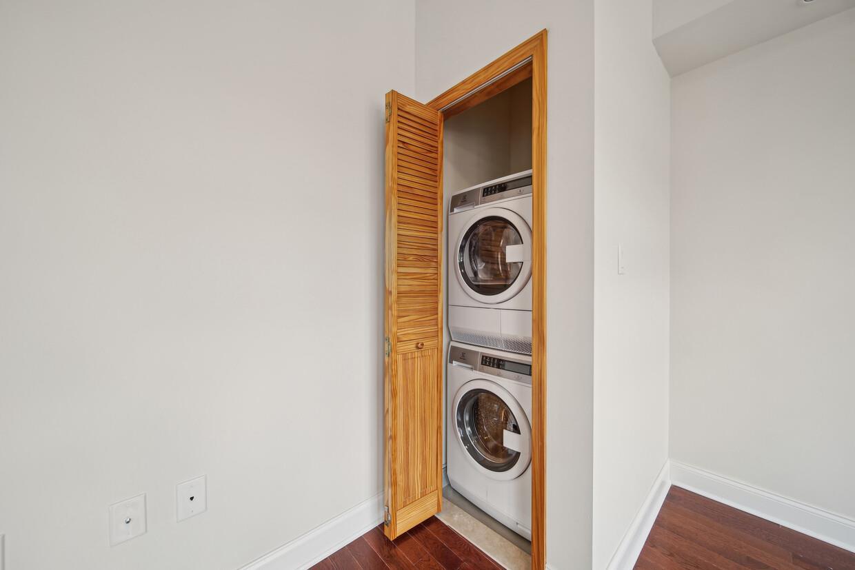 Apartment 9th  Brooklyn, NY 11249, MLS-846095-4