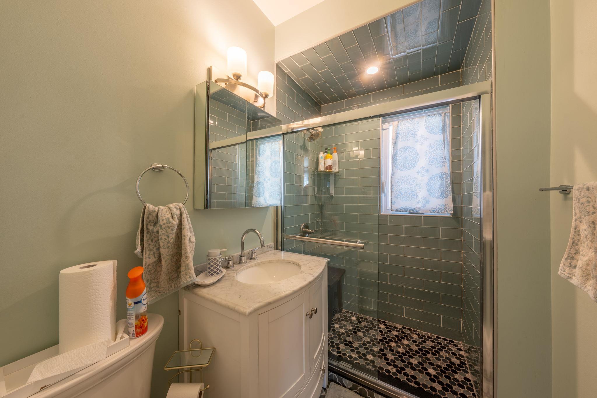 Single Family Collfield  Staten Island, NY 10302, MLS-846133-10
