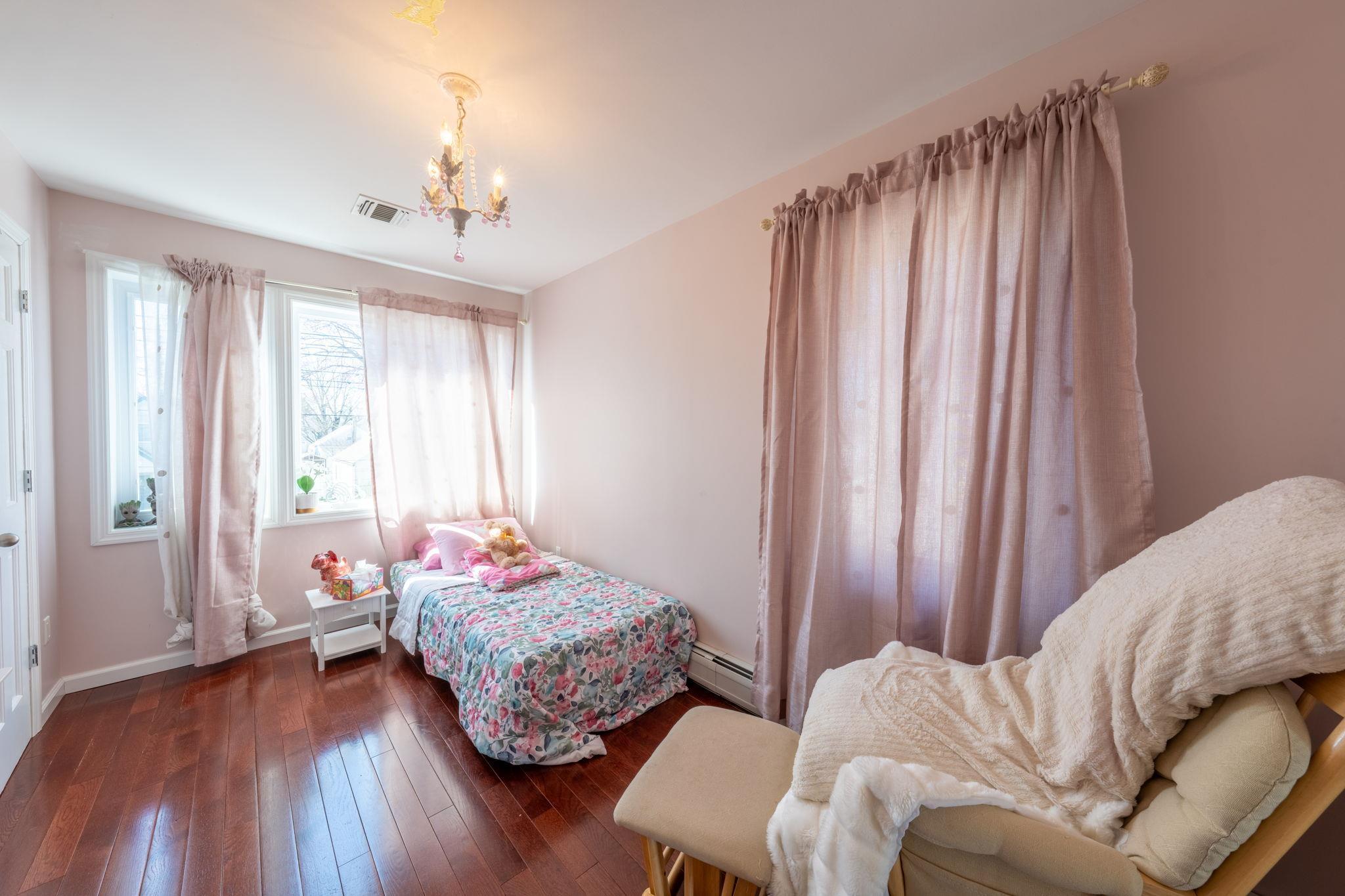 Single Family Collfield  Staten Island, NY 10302, MLS-846133-14