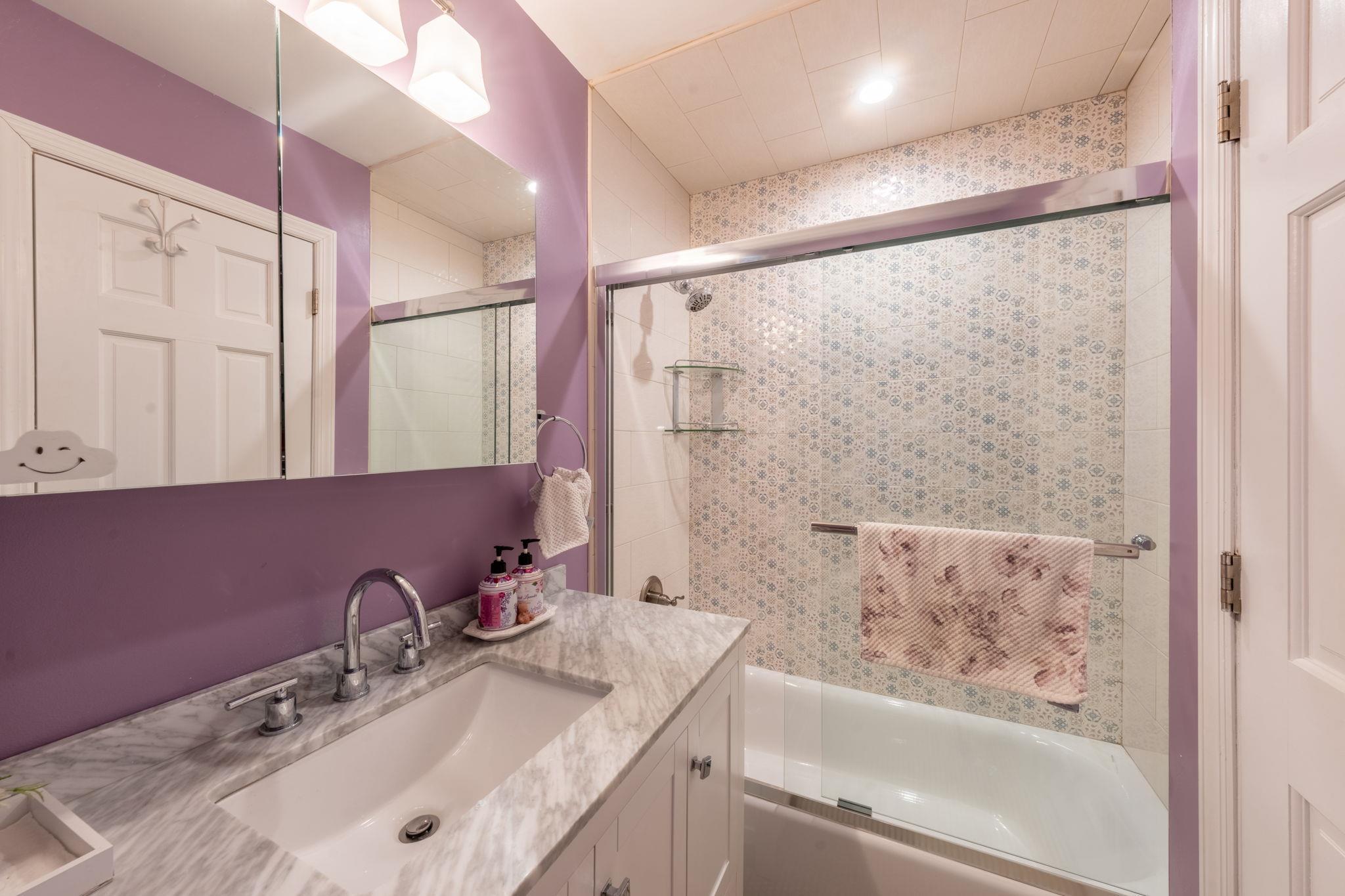 Single Family Collfield  Staten Island, NY 10302, MLS-846133-16