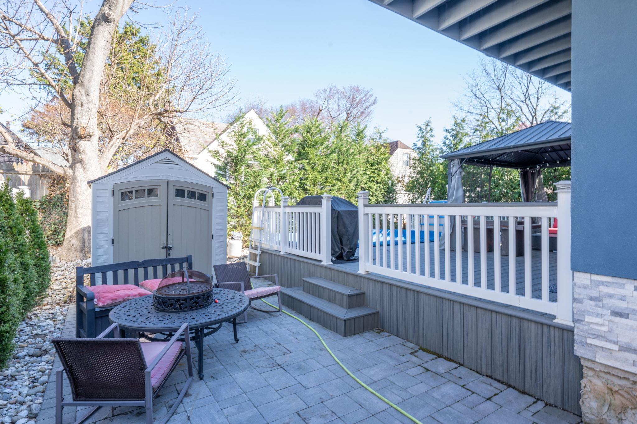 Single Family Collfield  Staten Island, NY 10302, MLS-846133-24