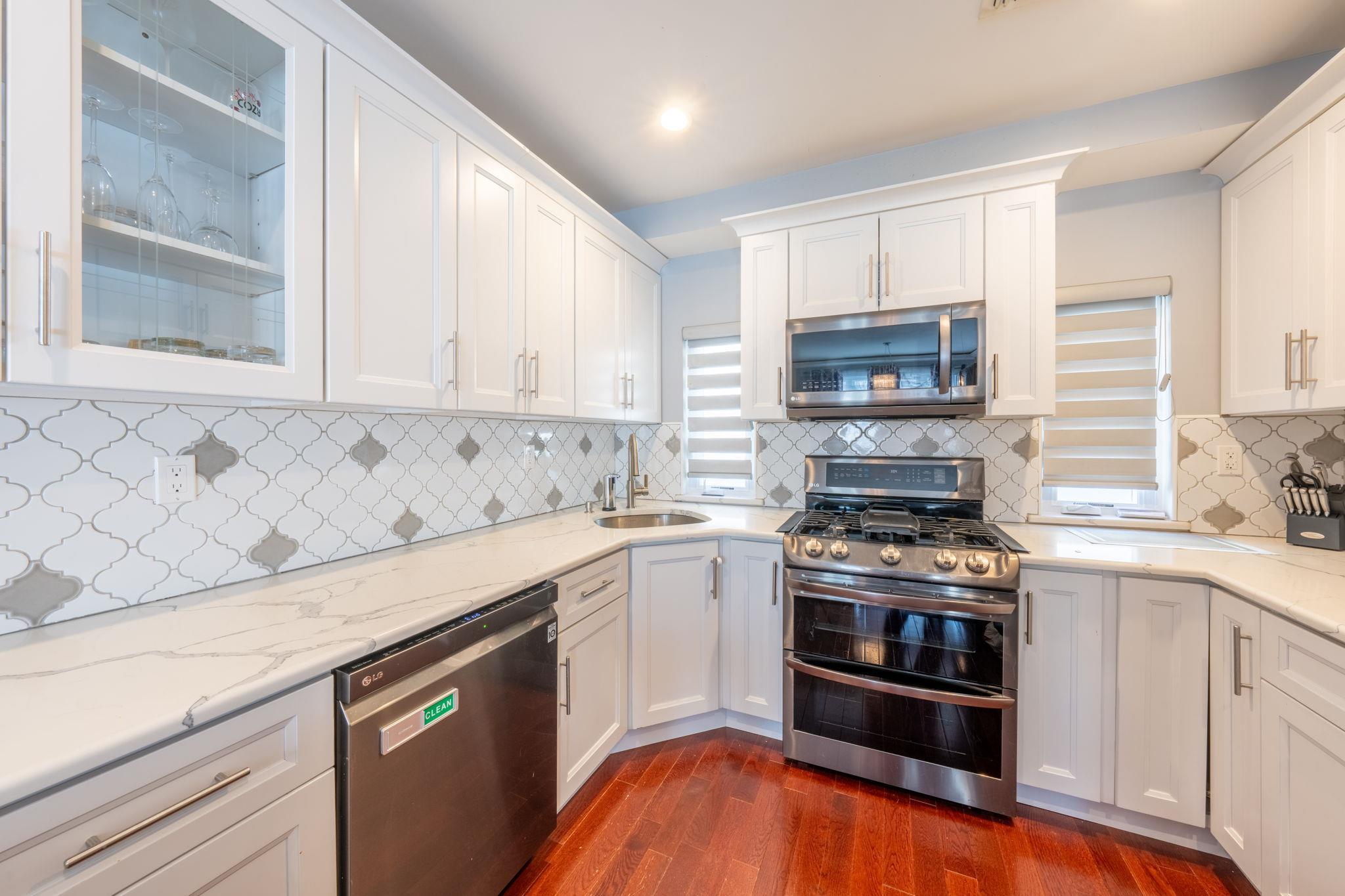 Single Family Collfield  Staten Island, NY 10302, MLS-846133-5